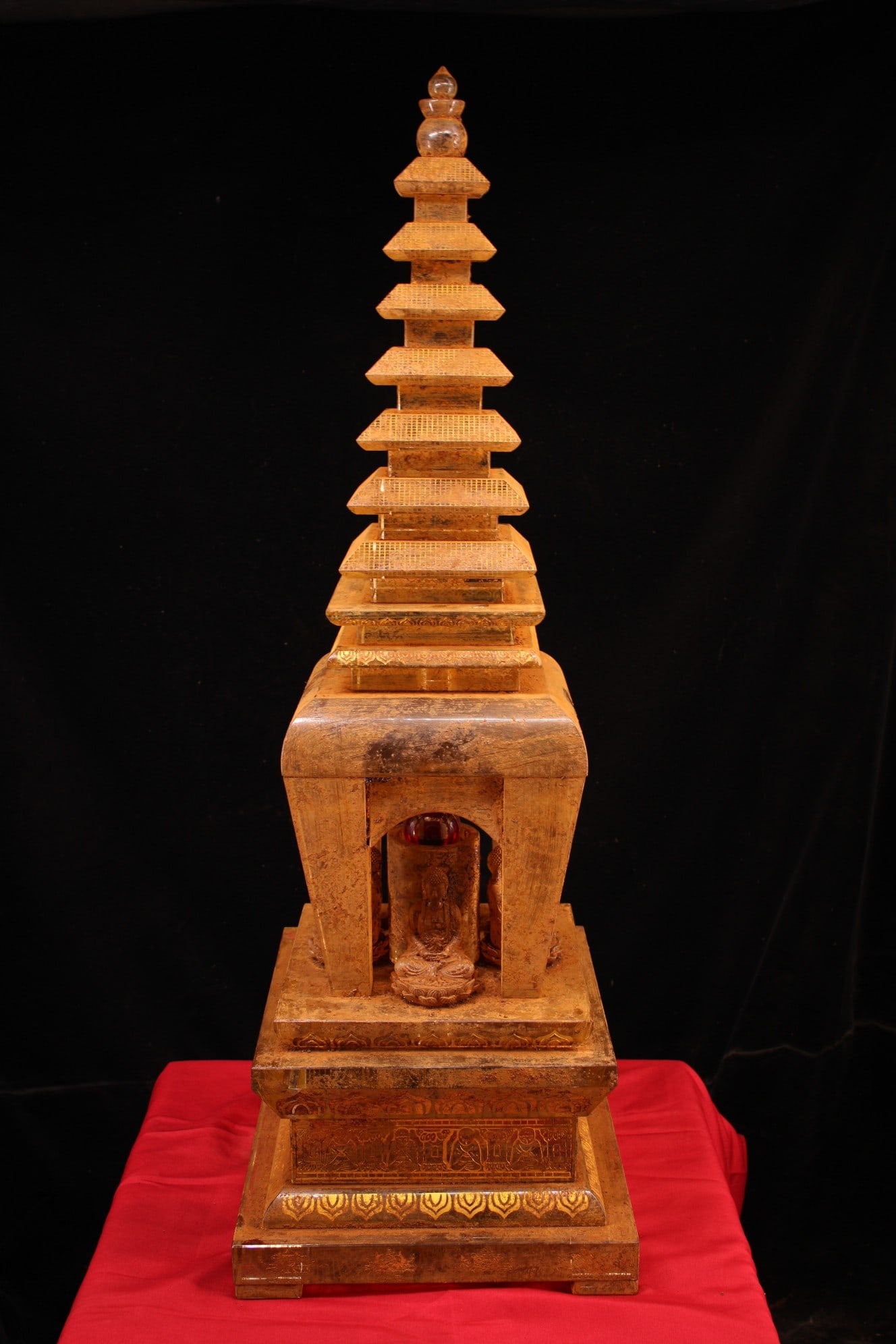 An Exquisite Crystal Painted Gold Pagoda: An Exquisite Crystal Painted Gold Pagoda Qing Dynasty, China Size:108cmx36cm Weight:78kg (The Dimensions Of All Batches Are Manually Measured.If You Need More Detailed Information, Please Contact Our