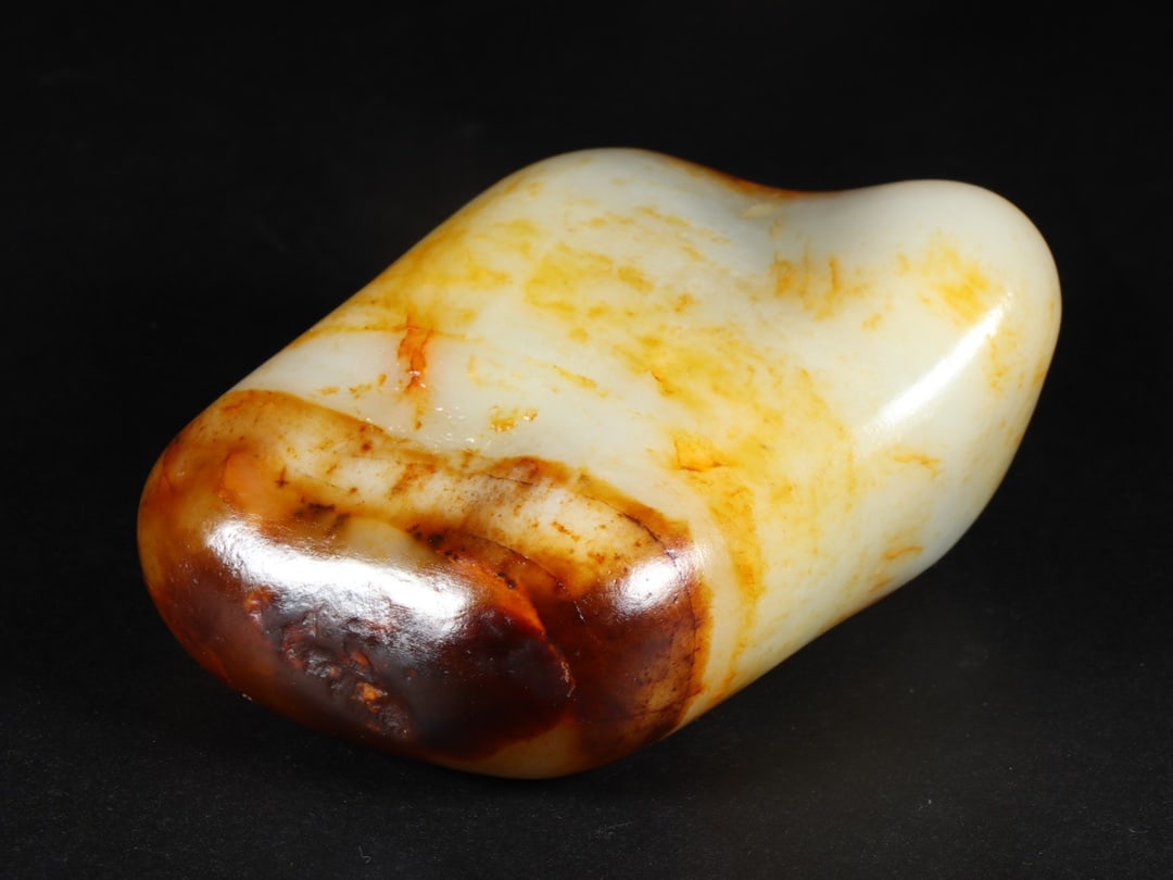 An Exquisite White Jade Ornament - 9
