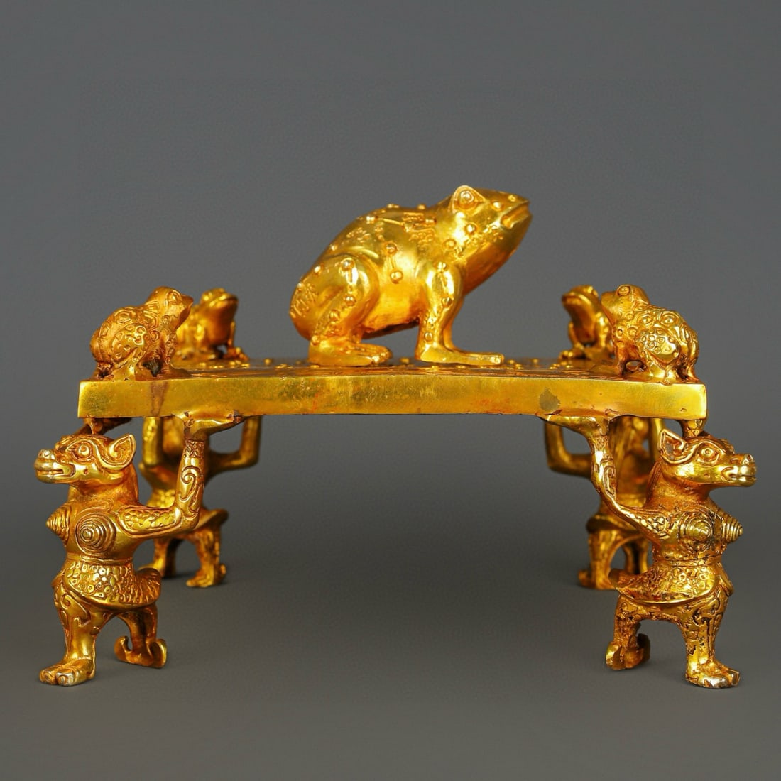 An Exquisite Gilt Bronze Trigram Pattern With Inscription Golden Toad Plate: An Exquisite Gilt Bronze Trigram Pattern With Inscription Golden Toad Plate Han Dynasty, China Size:28cmx22cm Weight:4790g (The Dimensions Of All Batches Are Manually Measured.If You Need More