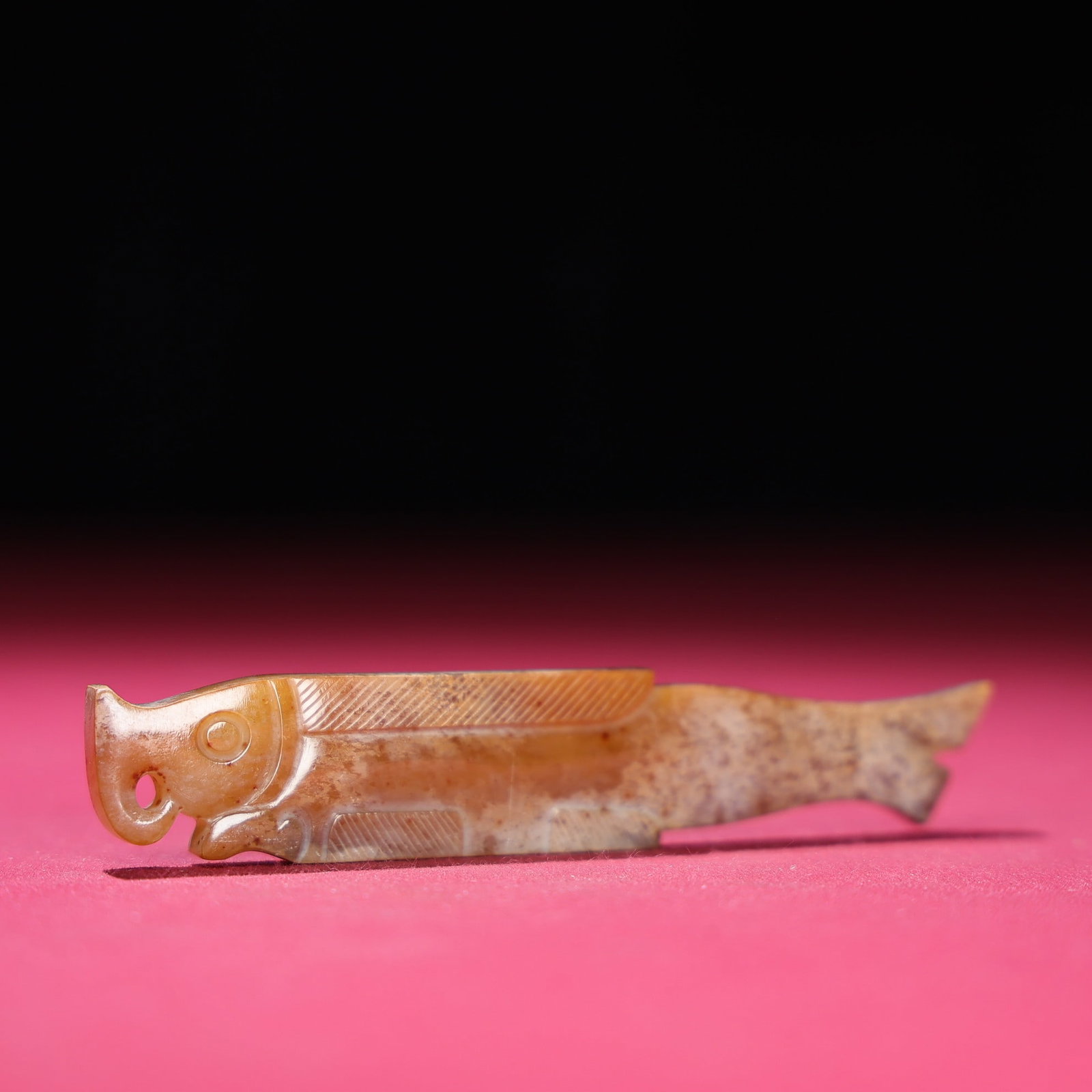 An Exquisite White Jade Fish Pendant - 9