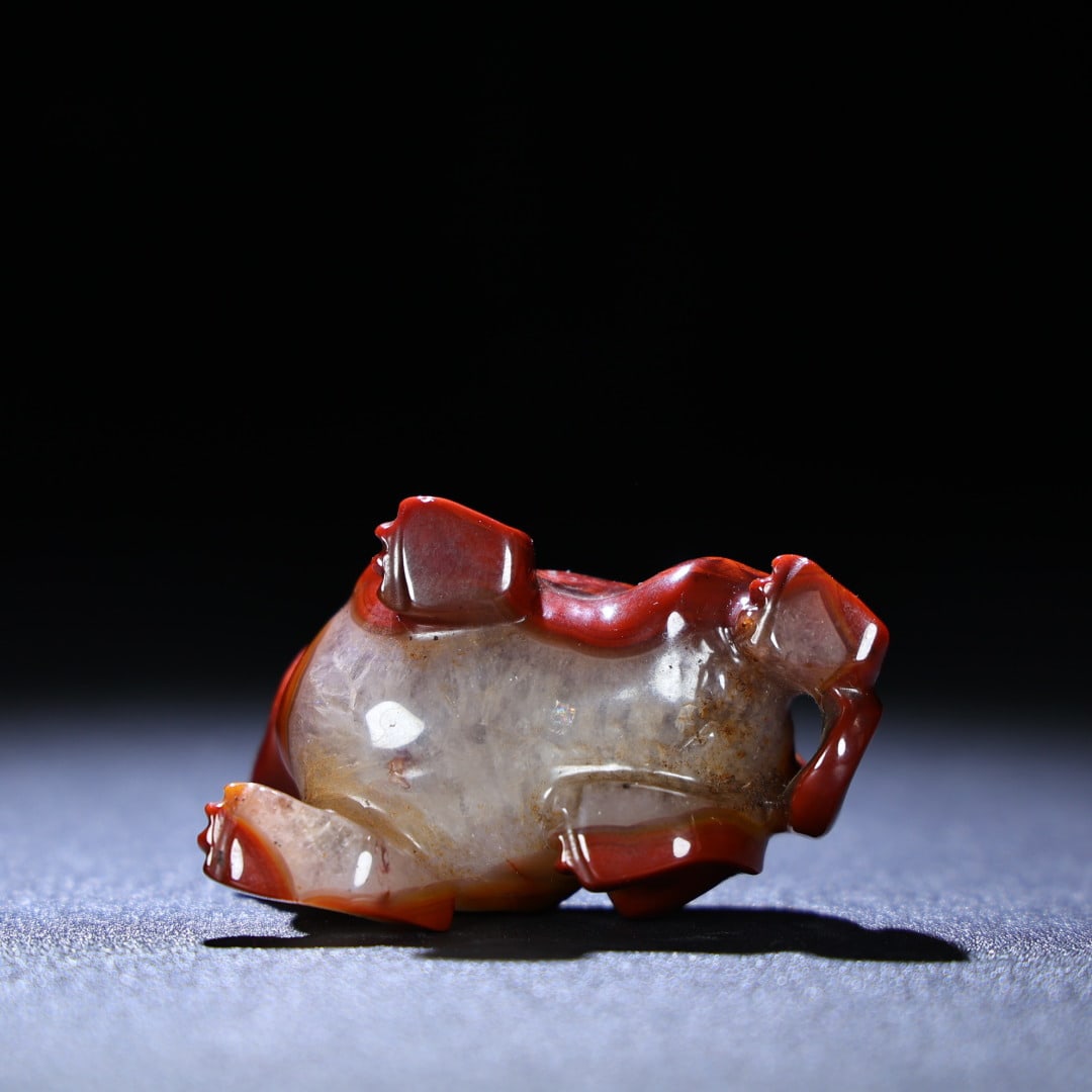 An Exquisite Red Jade Bear Ornament - 7