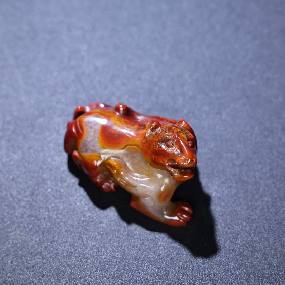 An Exquisite Red Jade Bear Ornament - 8