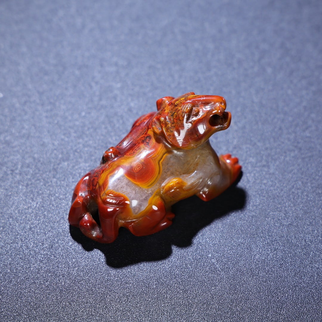 An Exquisite Red Jade Bear Ornament - 9