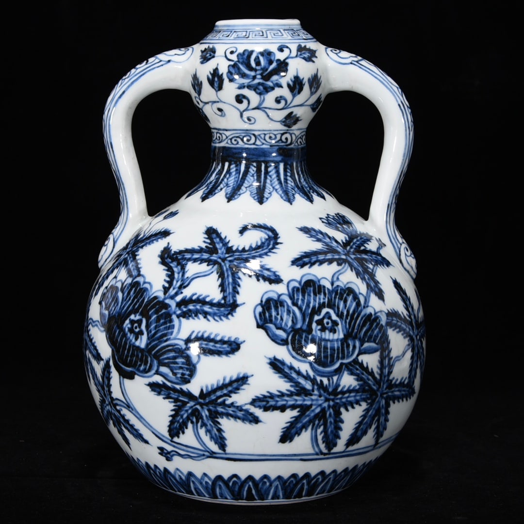 An Exquisite Blue and White Flower Pattern Double-Ears - 3