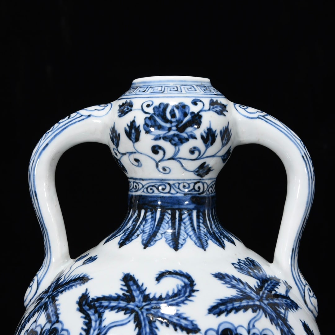 An Exquisite Blue and White Flower Pattern Double-Ears - 7