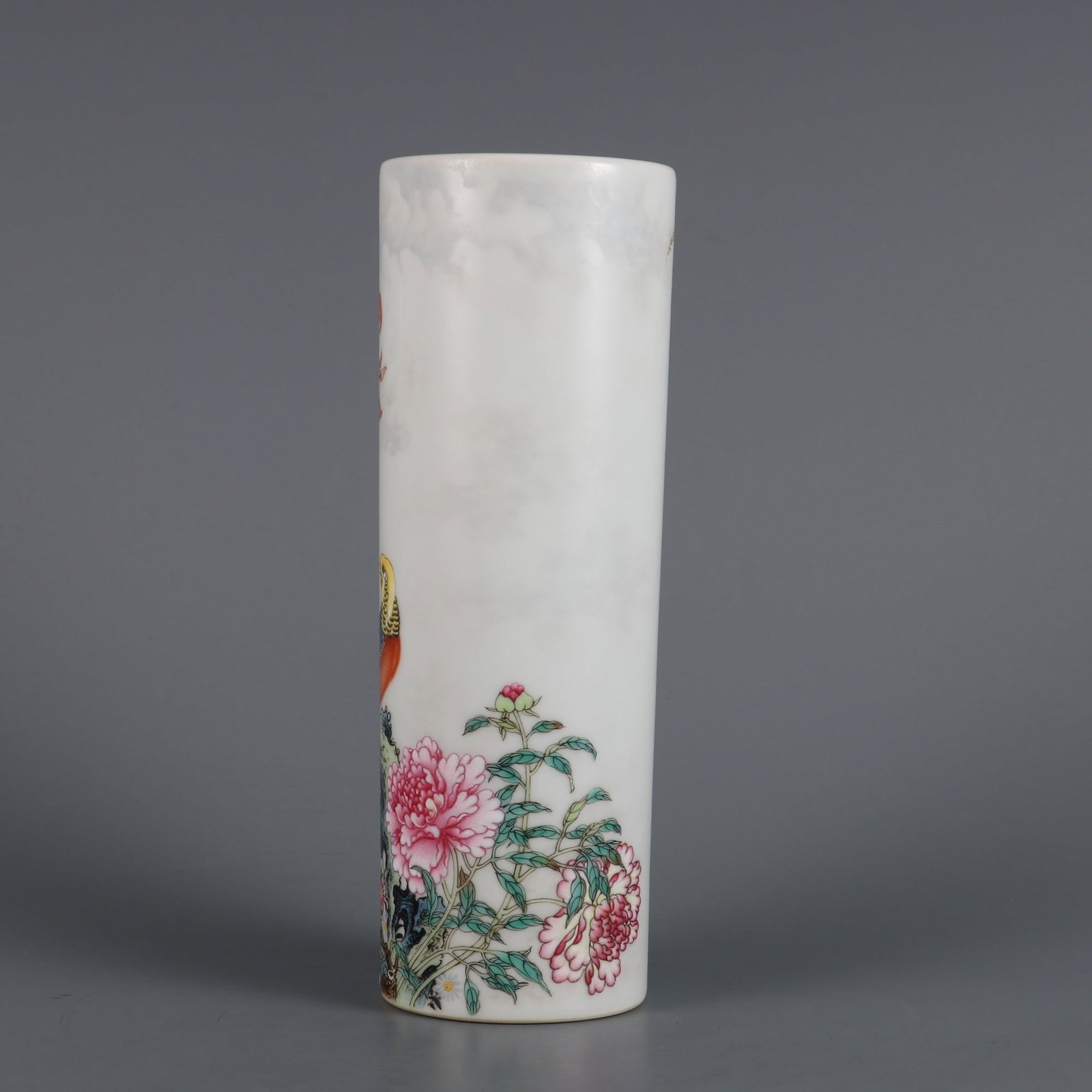 An Exquisite Enamel Flower and Bird Pattern Brush Pot - 2