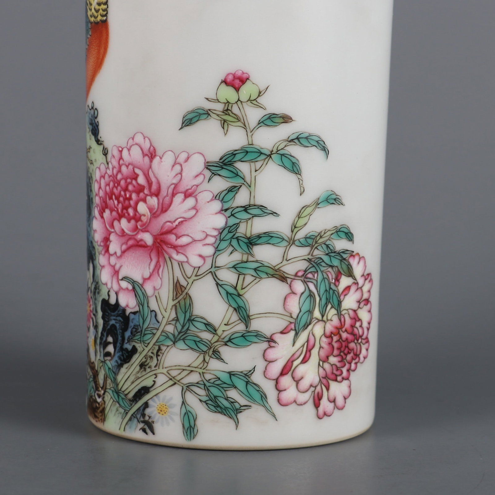 An Exquisite Enamel Flower and Bird Pattern Brush Pot - 6