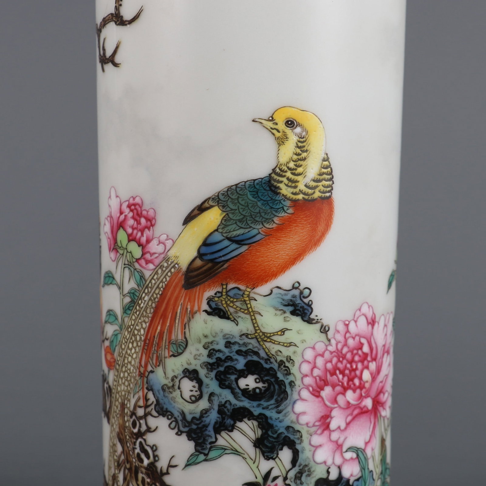An Exquisite Enamel Flower and Bird Pattern Brush Pot - 7