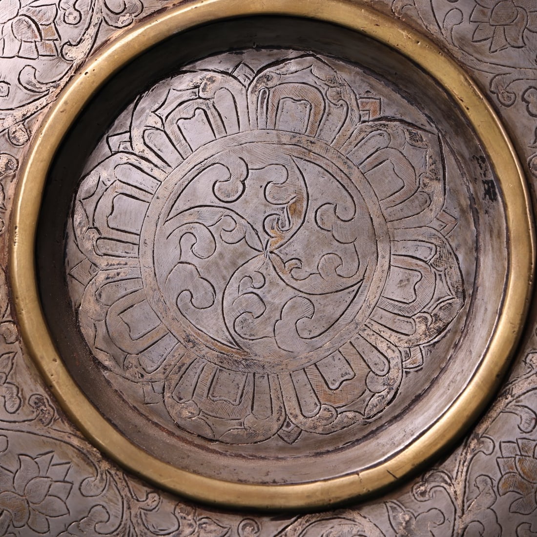 An Exquisite Iron Lotus Pattern Teapot - 12