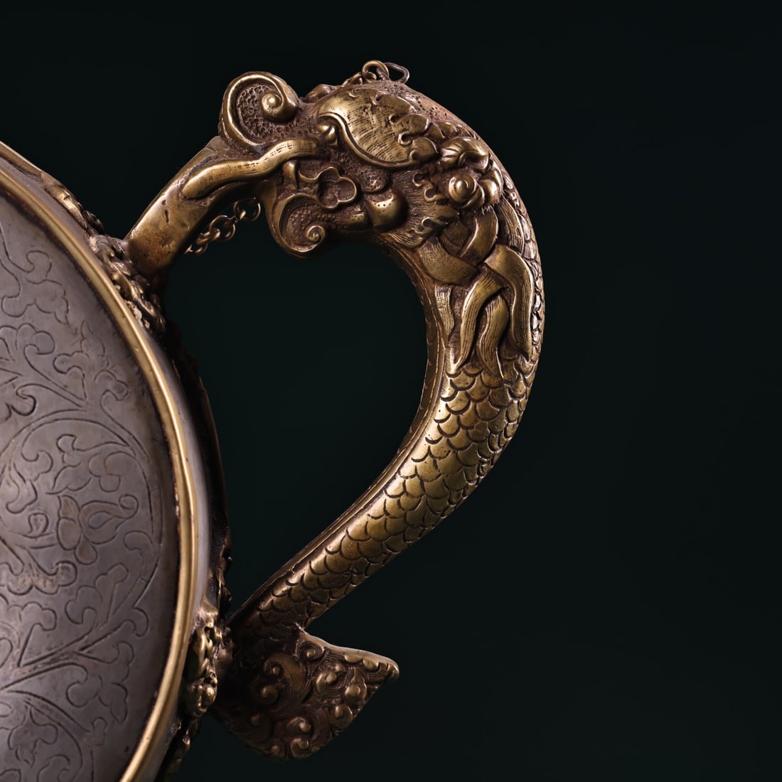 An Exquisite Iron Lotus Pattern Teapot - 3