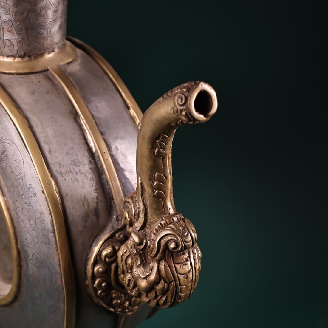 An Exquisite Iron Lotus Pattern Teapot - 7