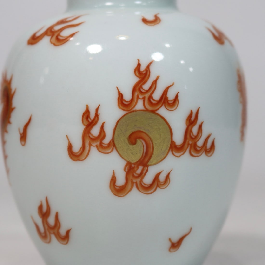 An Exquisite Iron-Red Painted Gold Dragon Pattern Jar - 6