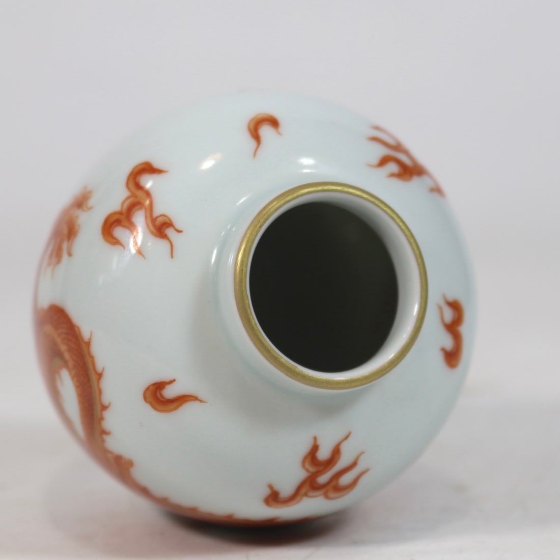 An Exquisite Iron-Red Painted Gold Dragon Pattern Jar - 8