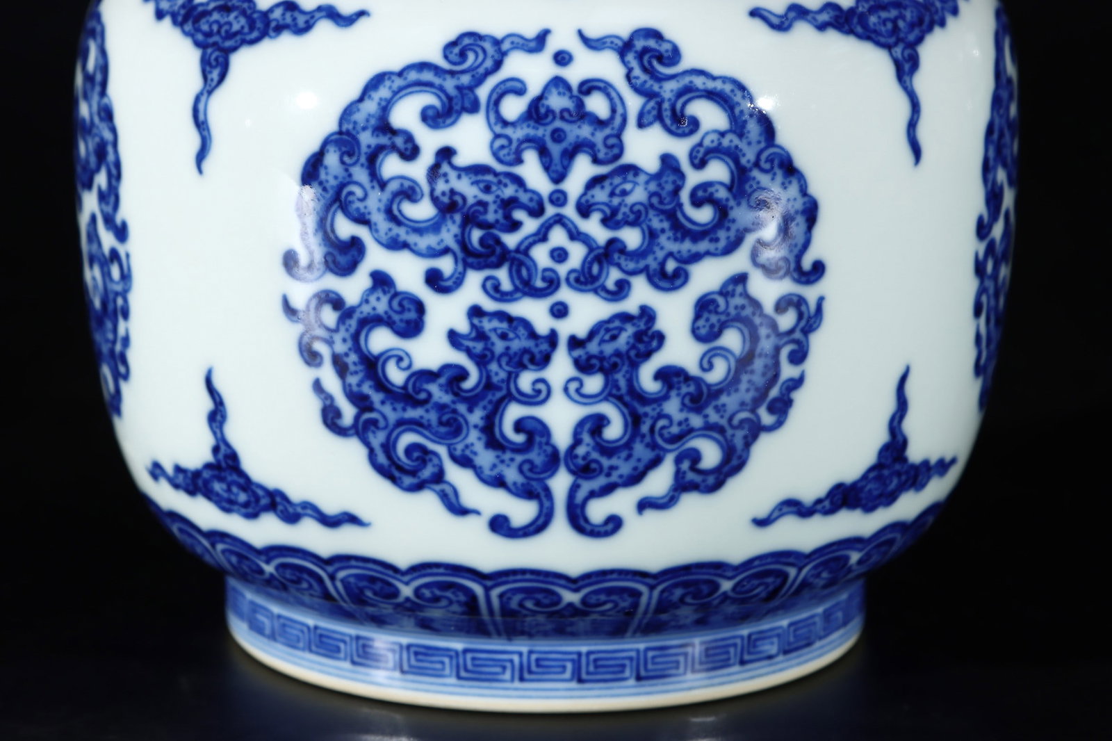 An Exquisite Blue and White Dragon Pattern Tea Caddy ? - 2