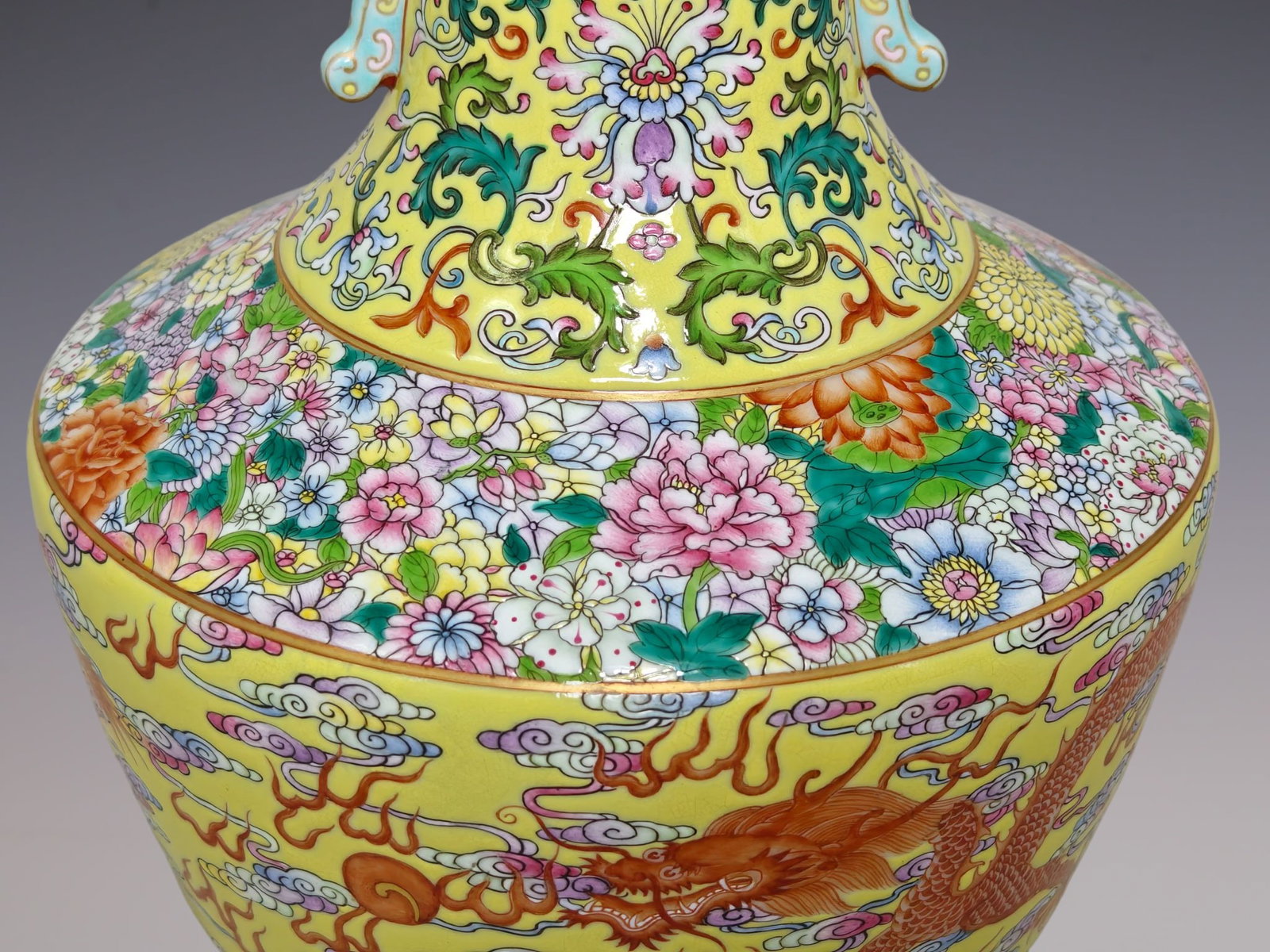 An Exquisite Famille-Rose Lotus Pattern Dragon Pattern Double-Ears Vase - 5