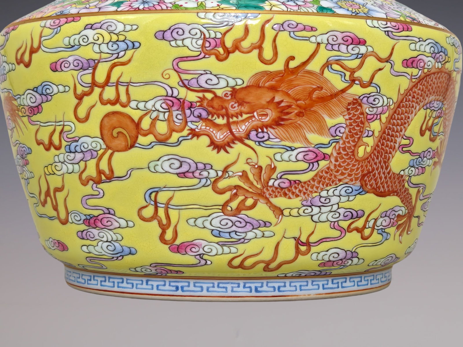 An Exquisite Famille-Rose Lotus Pattern Dragon Pattern Double-Ears Vase - 6