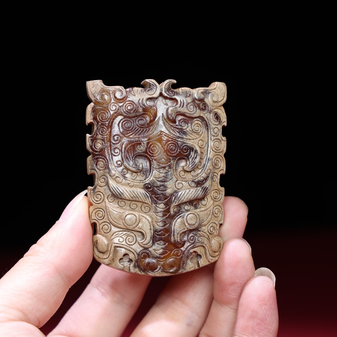 An Exquisite White Jade Dragon Pattern Ornament - 9