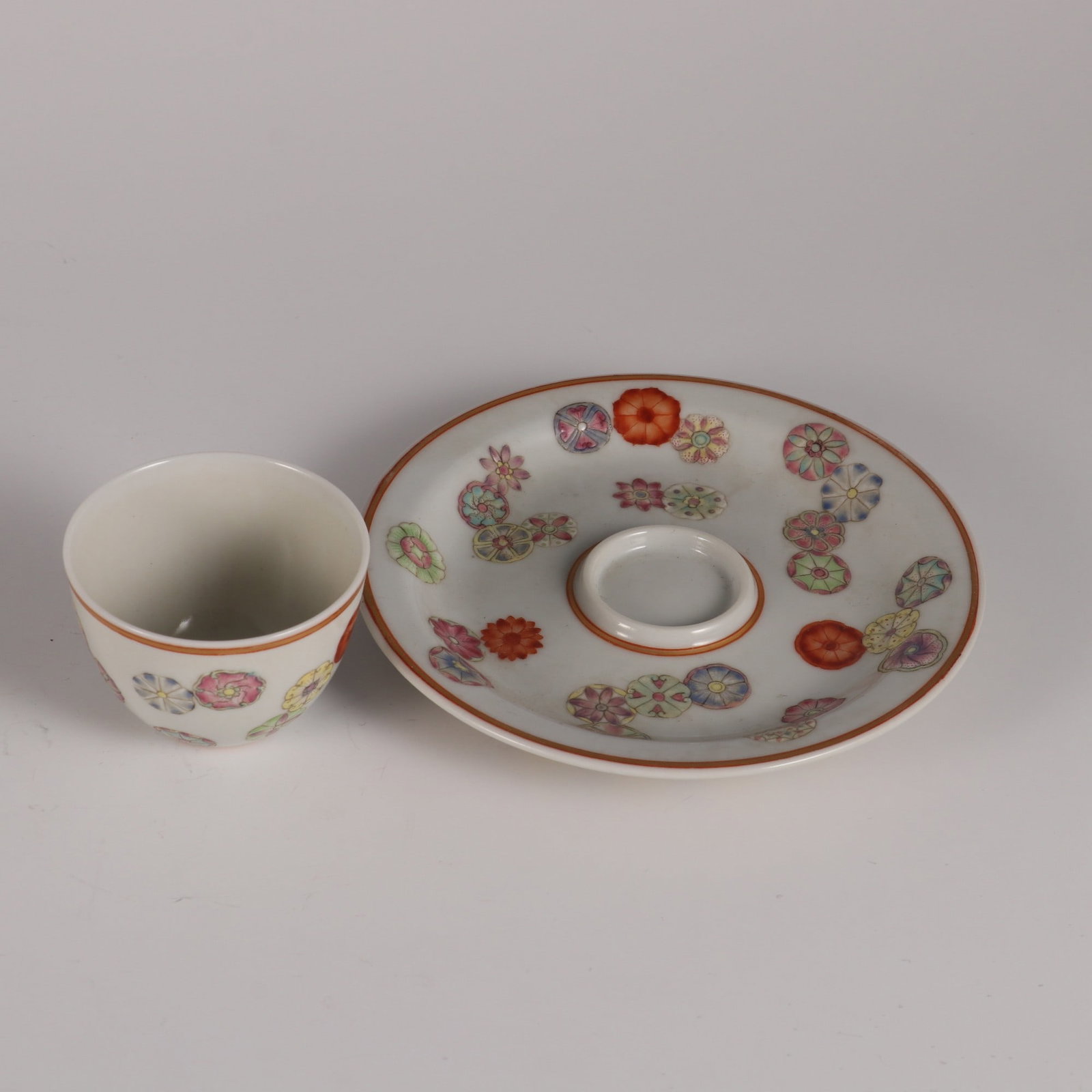 An Exquisite Famille-Rose Flower Pattern Cup - 5
