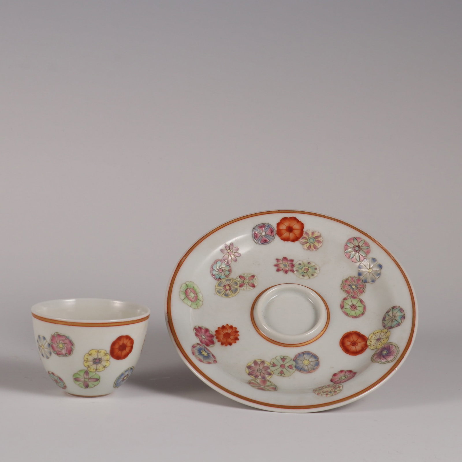An Exquisite Famille-Rose Flower Pattern Cup - 6