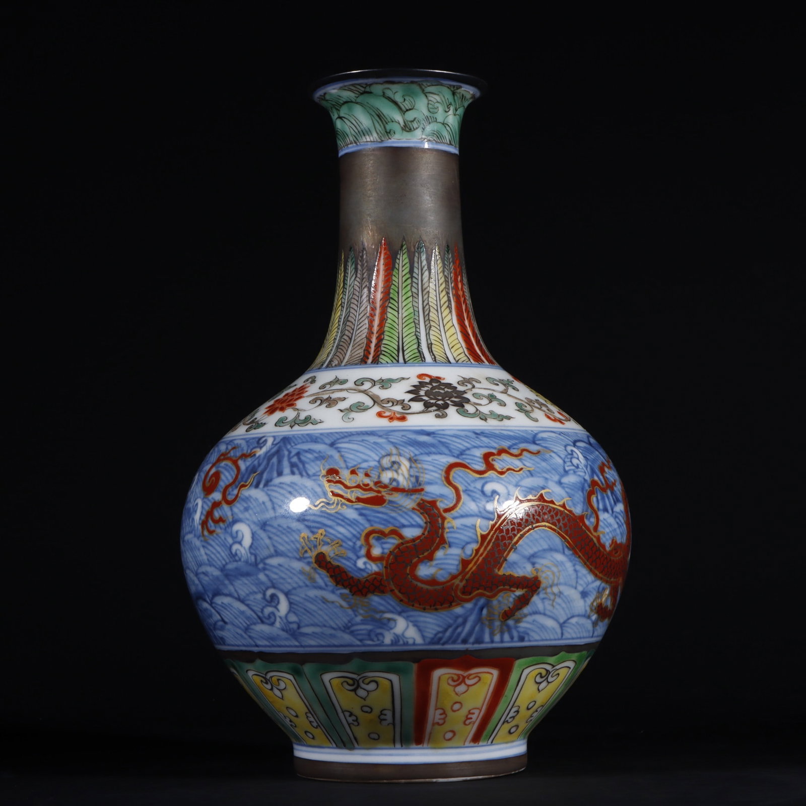 An Exquisite Doucai Dragon Pattern Lotus Pattern Seawater Pattern Vase - 5