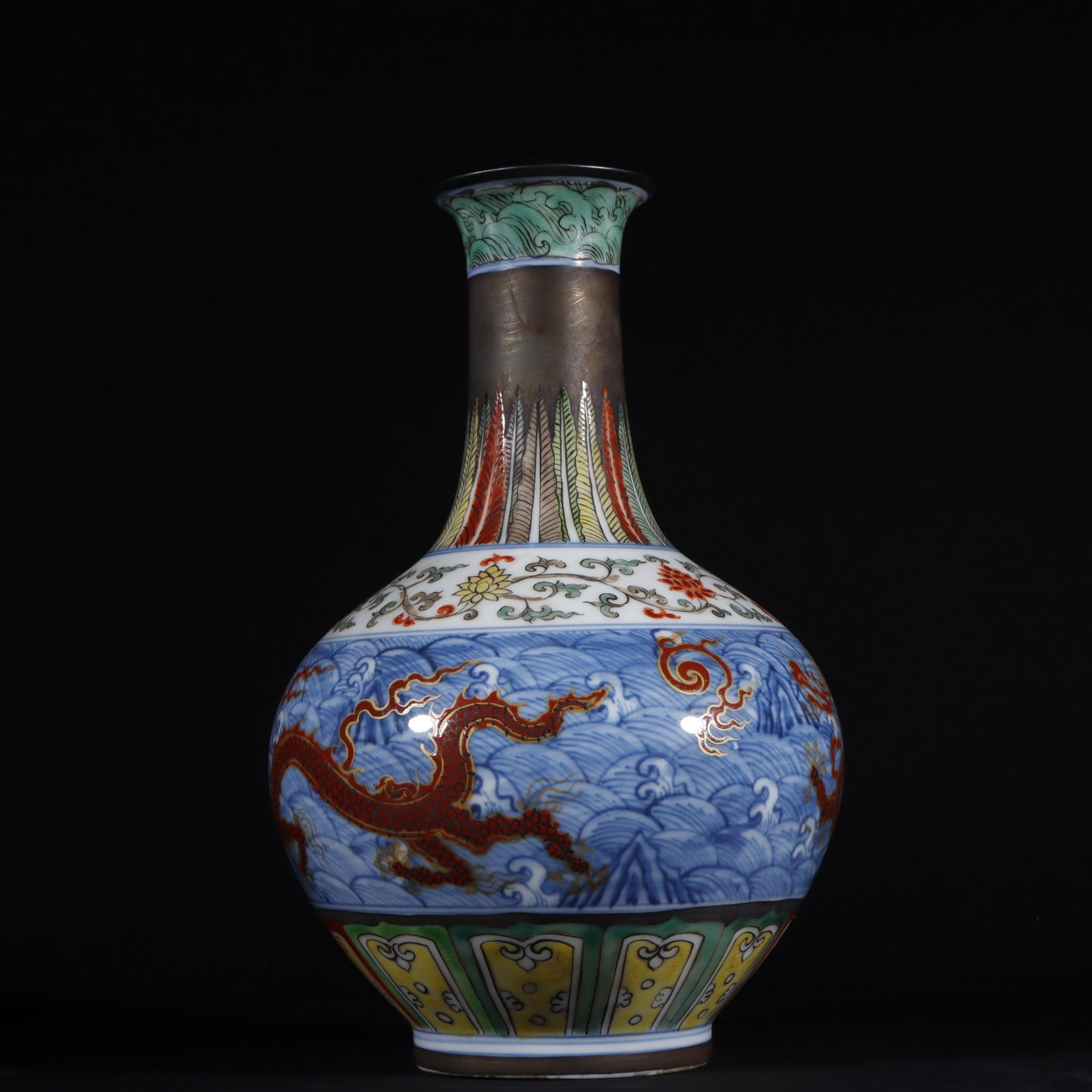 An Exquisite Doucai Dragon Pattern Lotus Pattern Seawater Pattern Vase - 6
