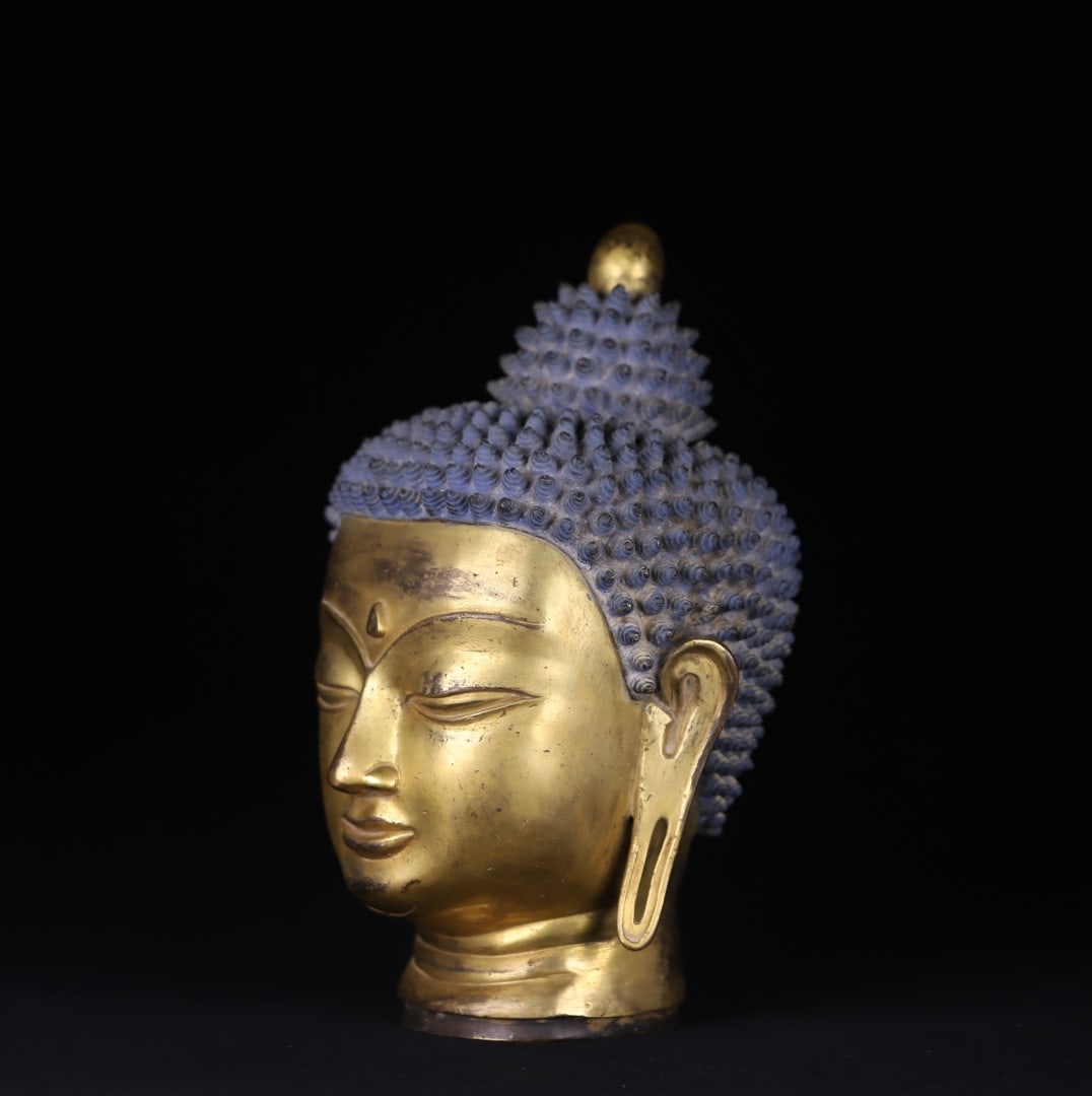 An Exquisite Gilt Bronze Buddha head - 2
