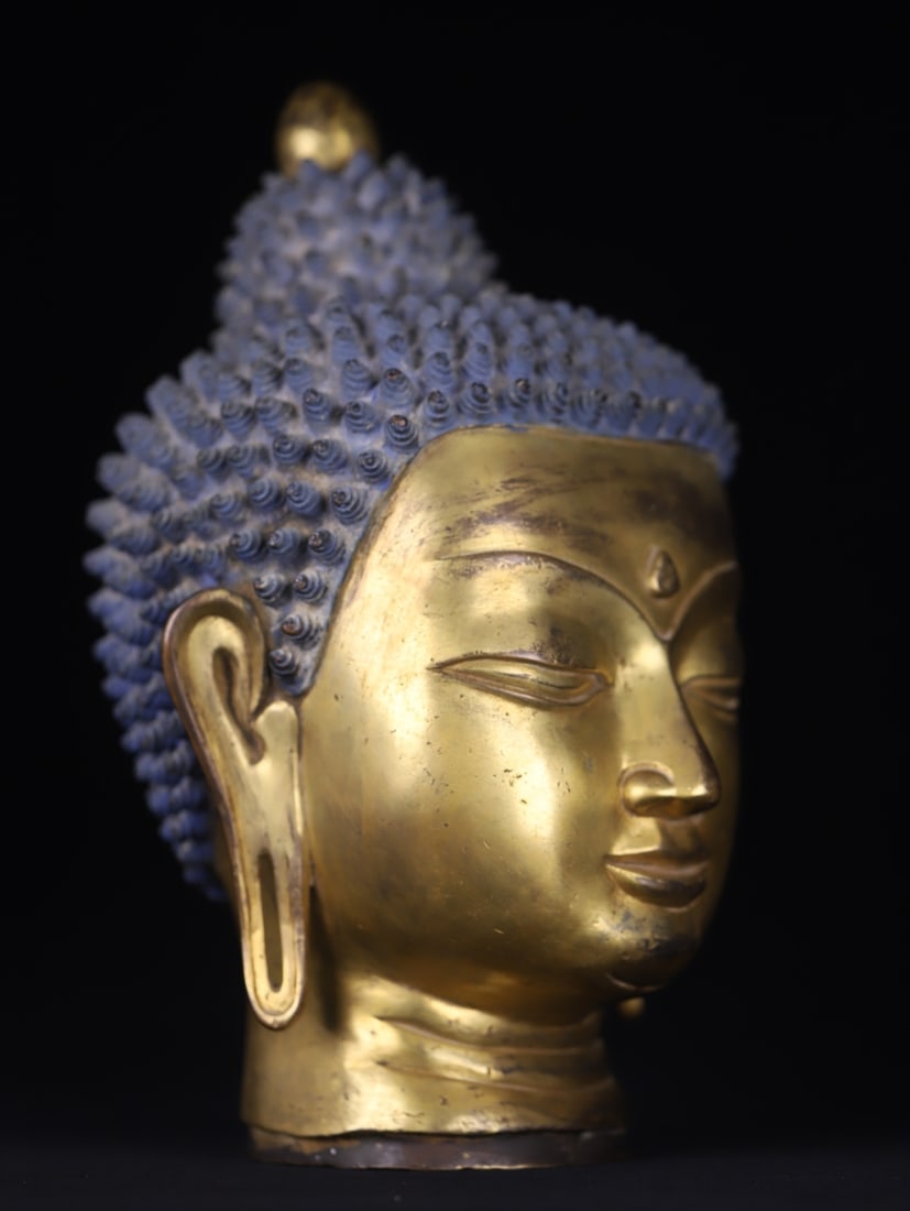 An Exquisite Gilt Bronze Buddha head - 5