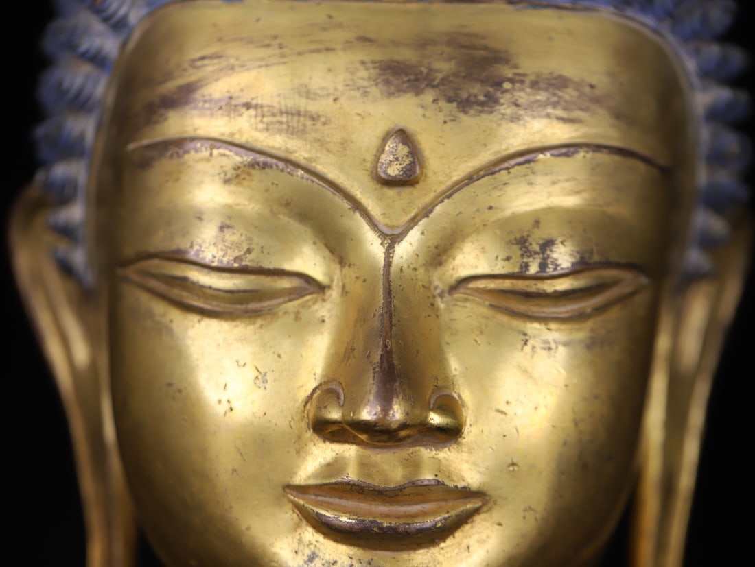 An Exquisite Gilt Bronze Buddha head - 7