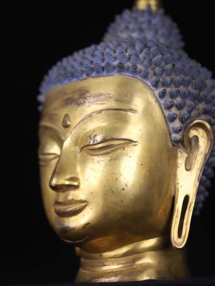 An Exquisite Gilt Bronze Buddha head - 8