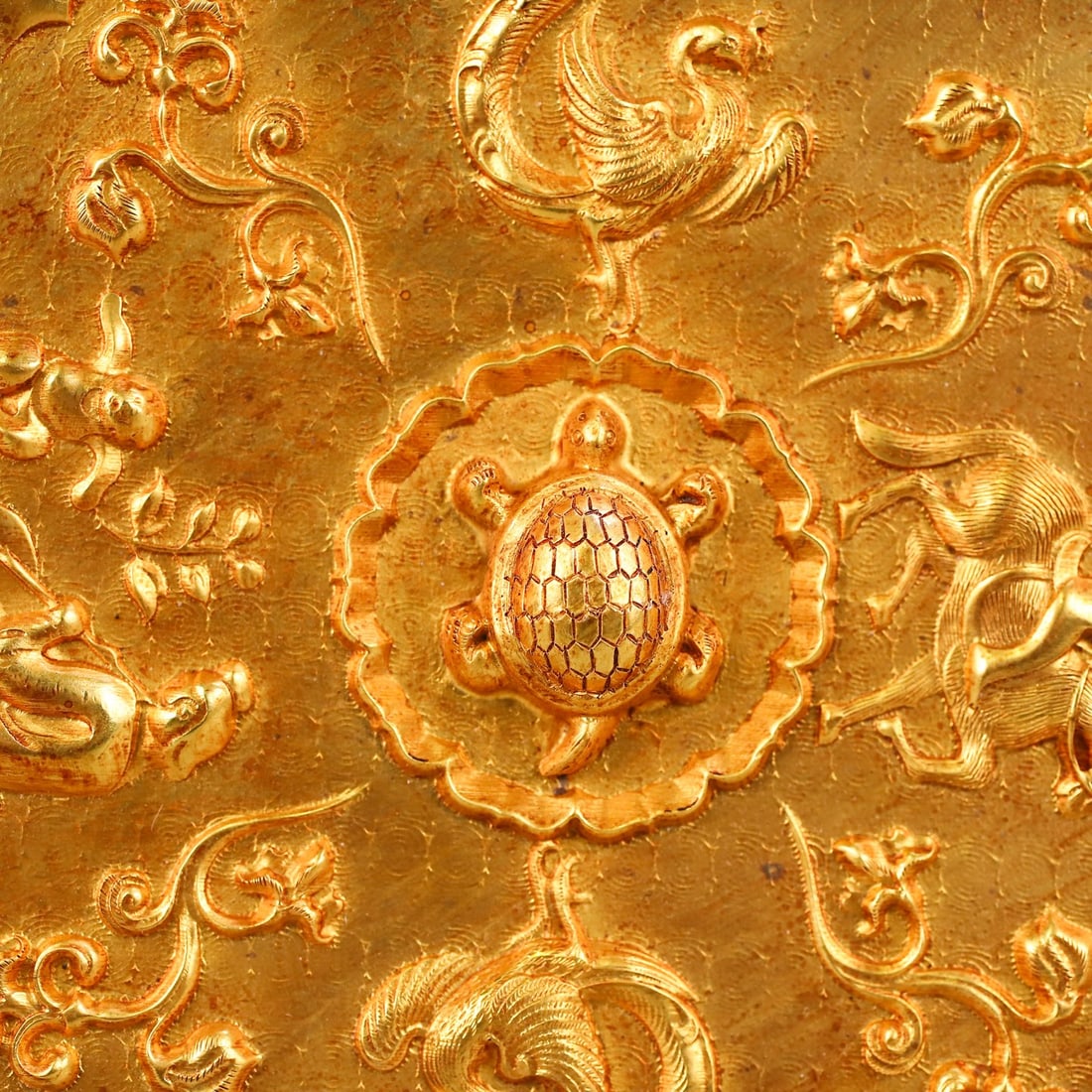 An Exquisite Gilt Bronze Auspicious Beast Pattern Round Mirror - 10