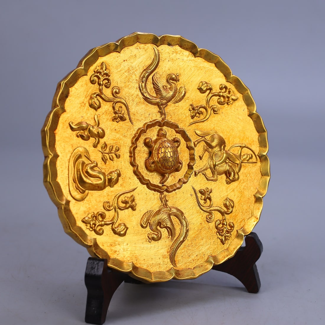 An Exquisite Gilt Bronze Auspicious Beast Pattern Round Mirror - 3