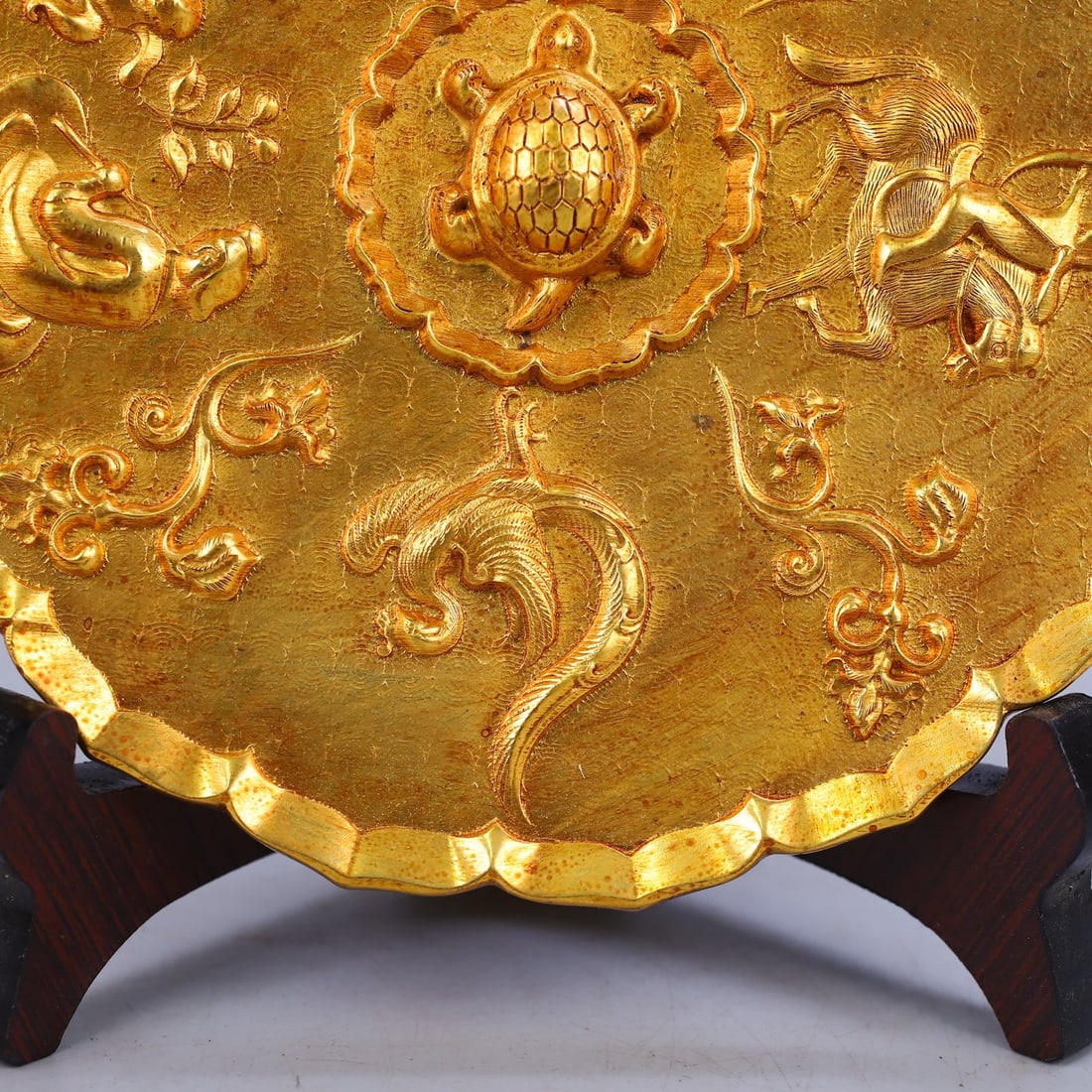 An Exquisite Gilt Bronze Auspicious Beast Pattern Round Mirror - 4