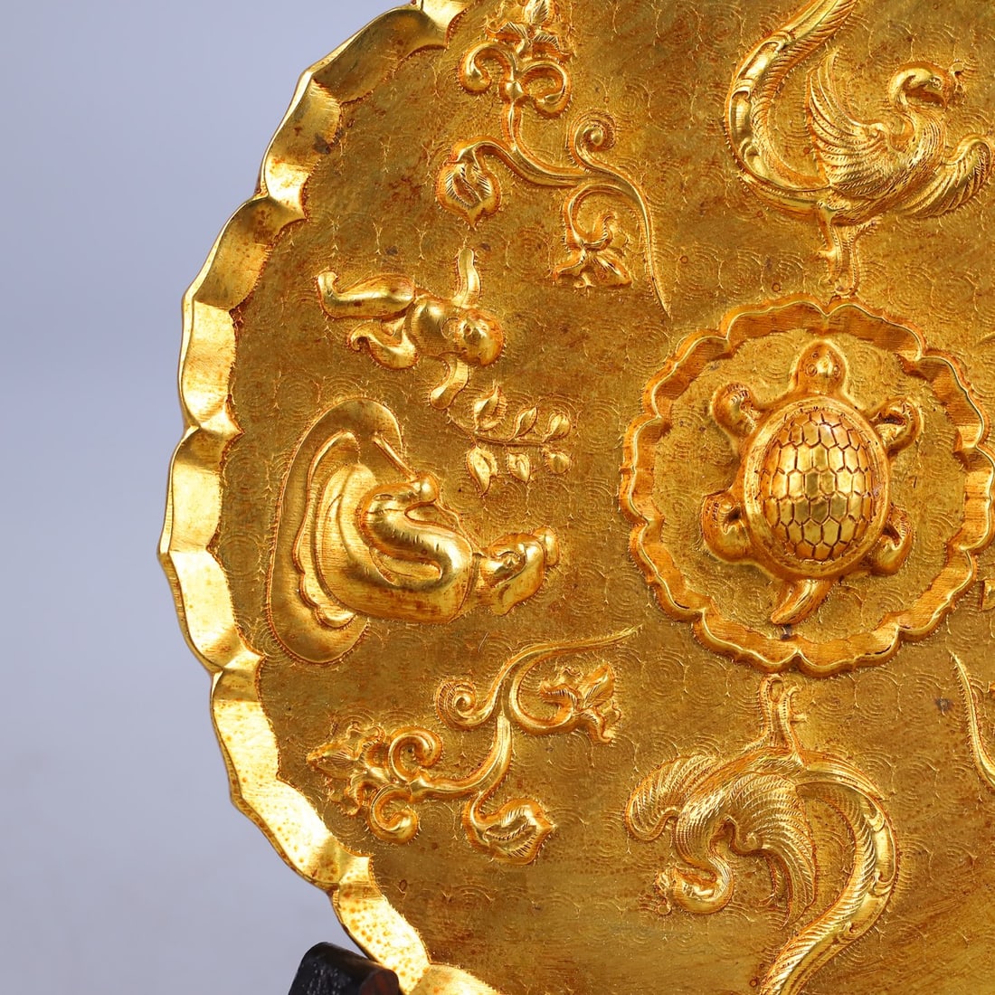 An Exquisite Gilt Bronze Auspicious Beast Pattern Round Mirror - 5