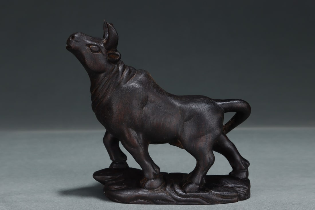An Exquisite Eaglewood Buffalo Ornament - 3