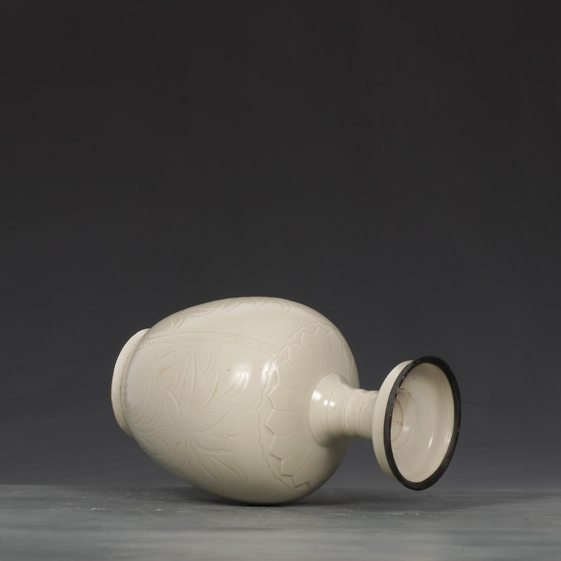 An Exquisite Ding yao Flower Pattern Vase - 7