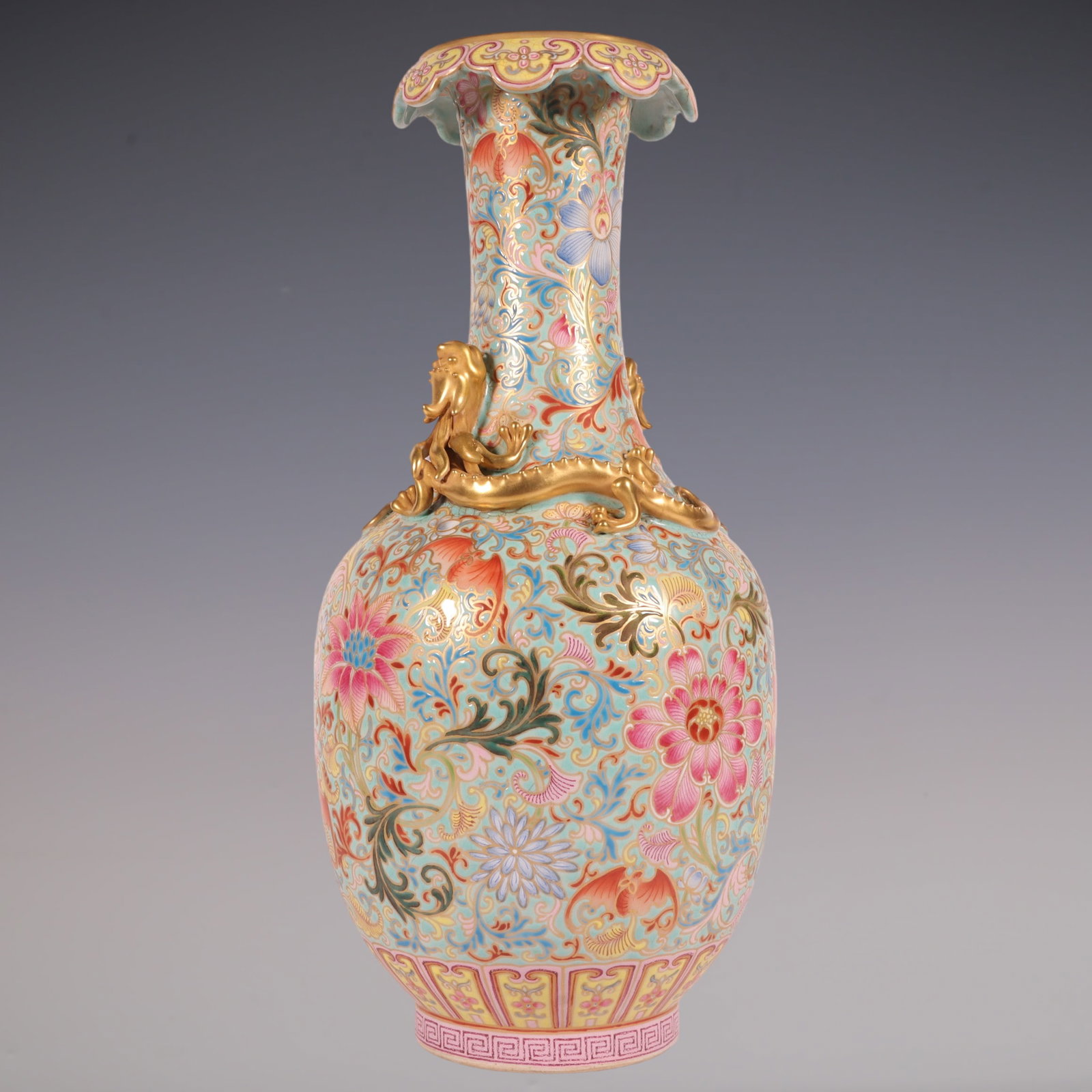 An Exquisite Enamel Painted Gold Lotus Pattern Dragon Pattern Vase: An Exquisite Enamel Painted Gold Lotus Pattern Dragon Pattern Vase Qing Dynasty, China Qianlong Four-character Mark Size:29.5cmx13cm (The Dimensions Of All Batches Are Manually Measured.If You Need Mo