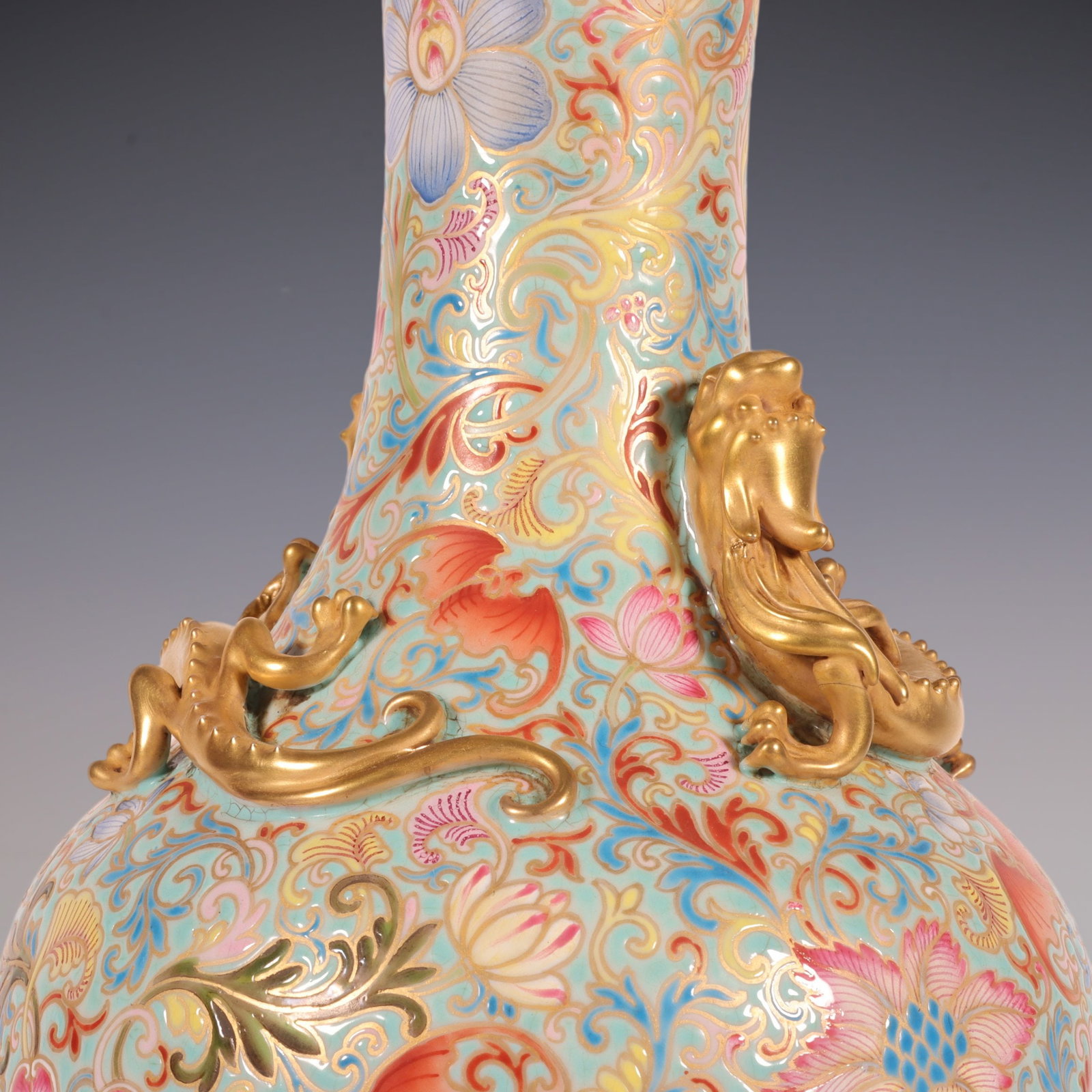 An Exquisite Enamel Painted Gold Lotus Pattern Dragon Pattern Vase - 5