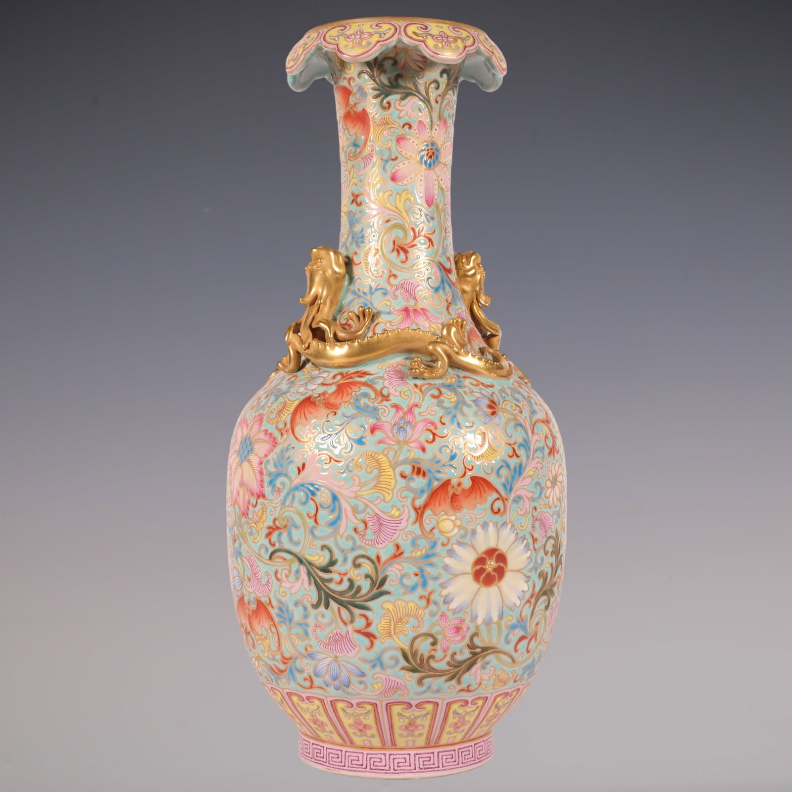 An Exquisite Enamel Painted Gold Lotus Pattern Dragon Pattern Vase - 6