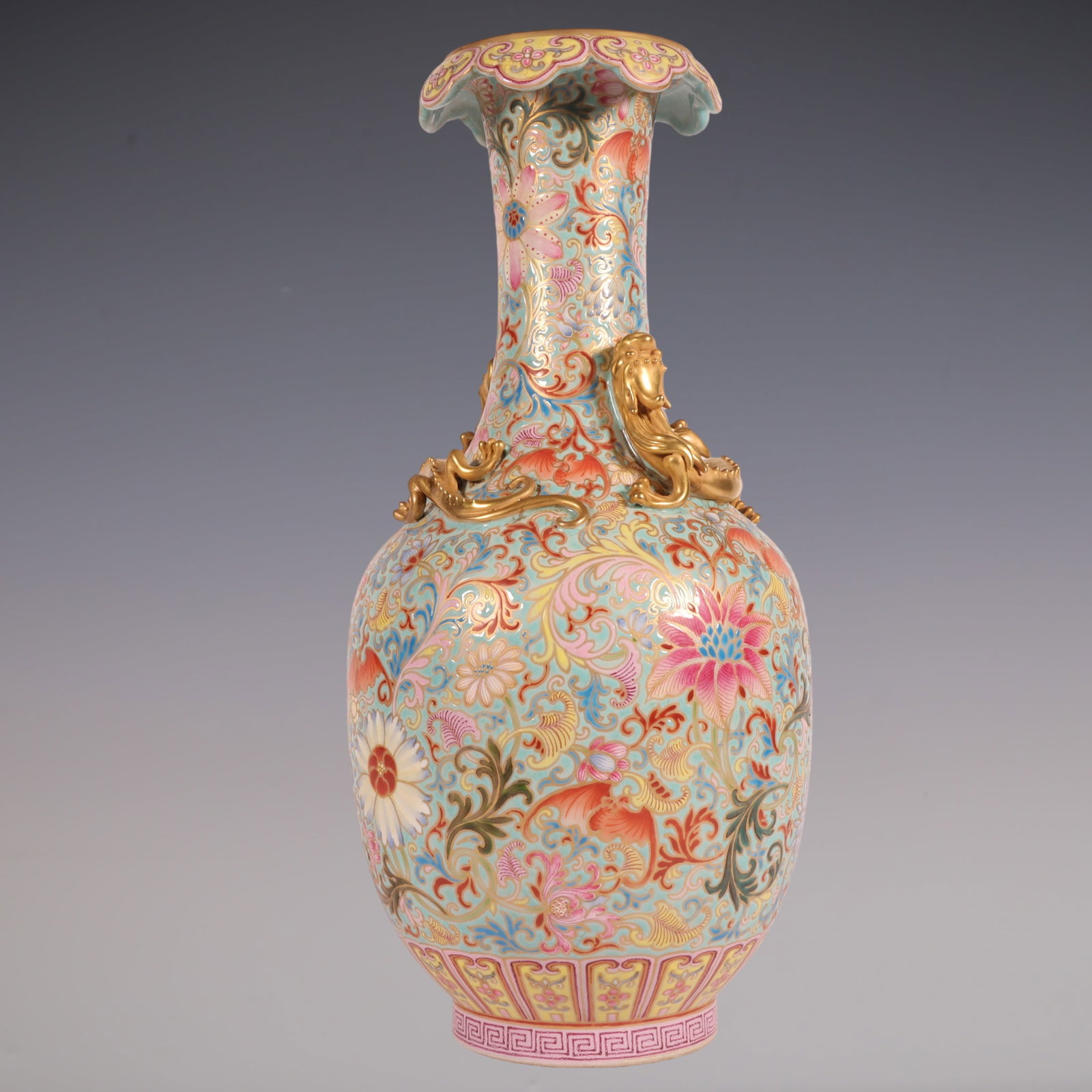 An Exquisite Enamel Painted Gold Lotus Pattern Dragon Pattern Vase - 7