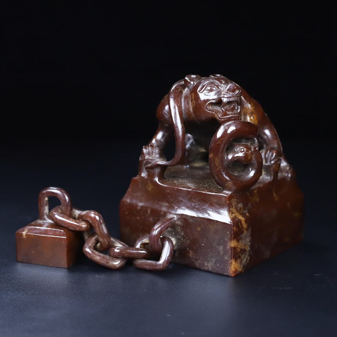 An Exquisite White Jade Bear Seal: An Exquisite White Jade Bear Seal Han Dynasty, China Size:11cmx7.7cmx8.1cm Weight:1.16kg (The Dimensions Of All Batches Are Manually Measured.If You Need More Detailed Information, Please Contact Our