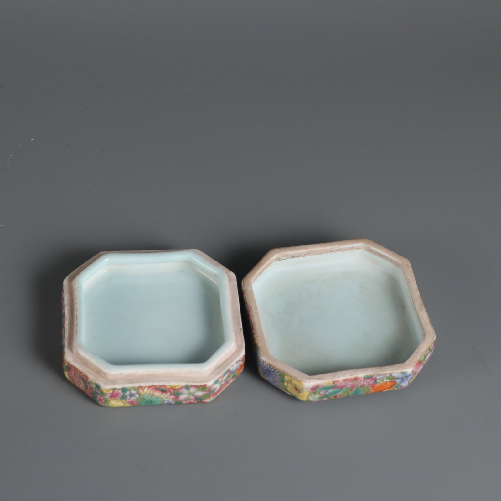 An Exquisite Famille-Rose Flower Pattern Box - 5
