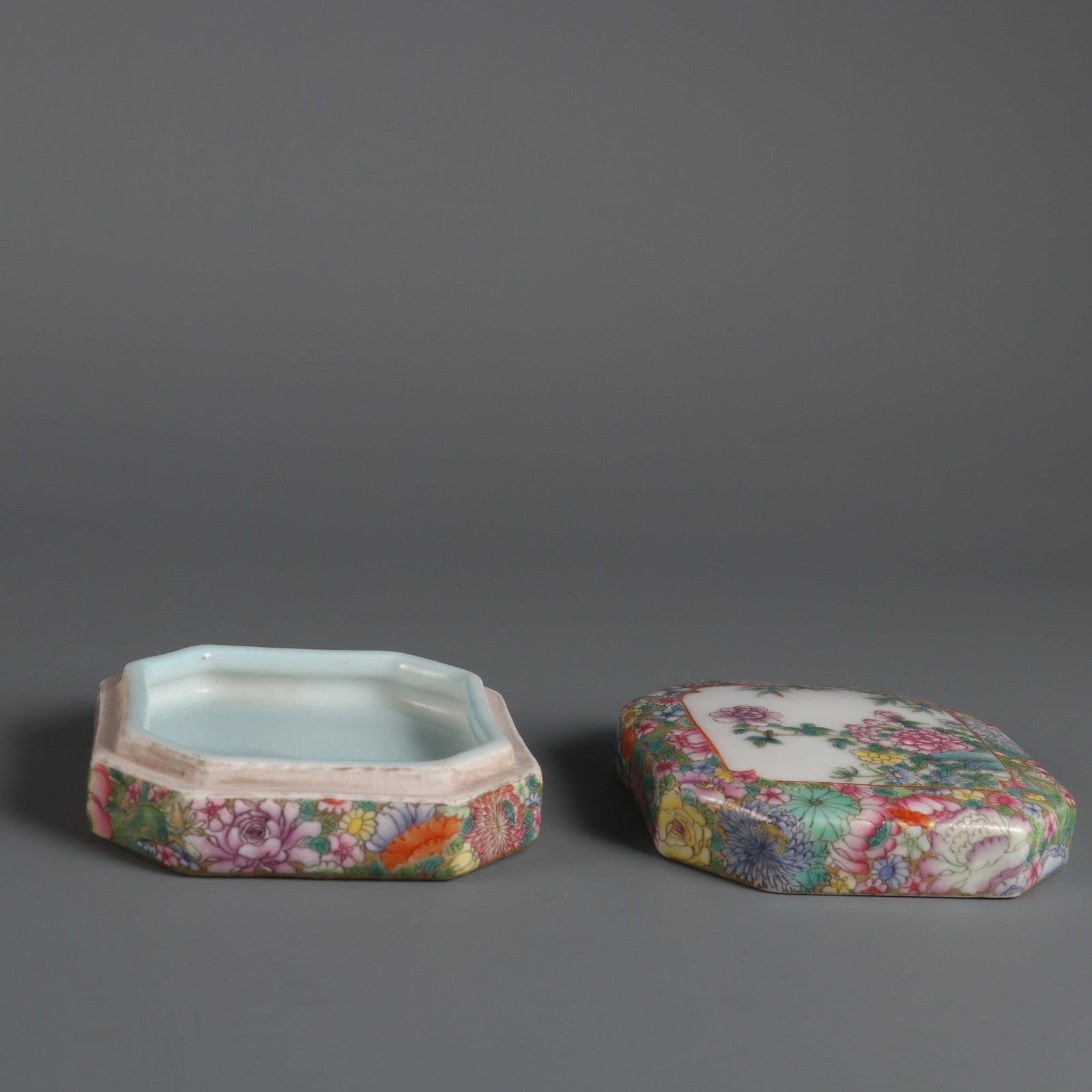 An Exquisite Famille-Rose Flower Pattern Box - 6