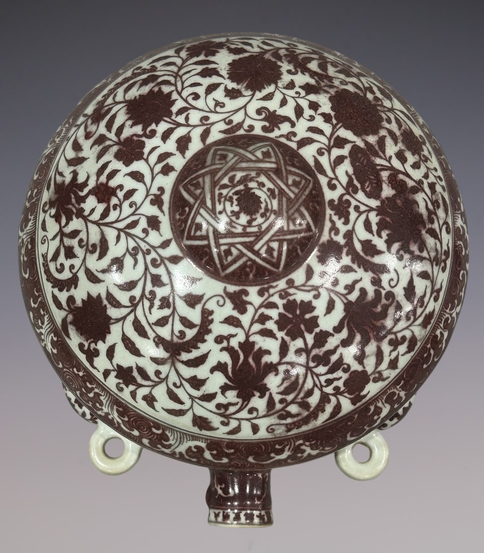 An Exquisite Chai yao Underglaze-Red Lotus Pattern Vase: An Exquisite Chai yao Underglaze-Red Lotus Pattern Vase Ming Dynasty, China Xuande Six-character Mark Size:42cm (The Dimensions Of All Batches Are Manually Measured.If You Need More Detailed