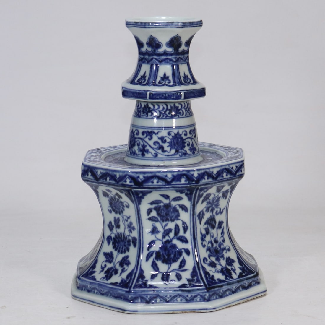 An Exquisite Blue and White Lotus Pattern Flower Pattern Candlestick - 2