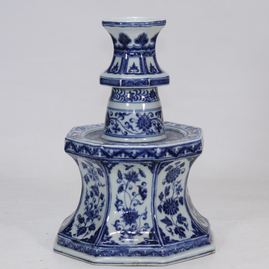 An Exquisite Blue and White Lotus Pattern Flower Pattern Candlestick - 6