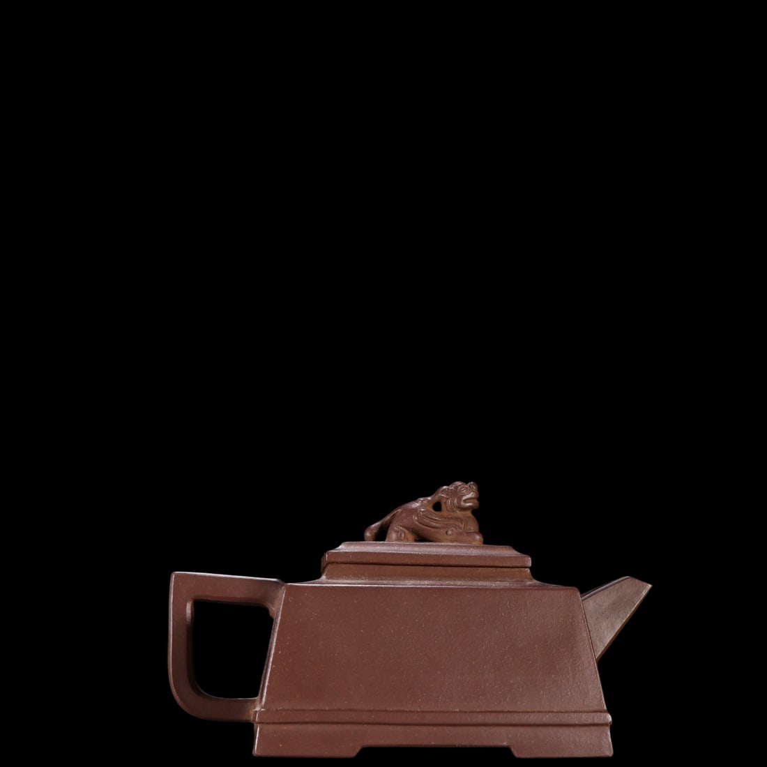 An Exquisite Purple Sands Teapot: An Exquisite Purple Sands Teapot Shi xiao ma Size:7.3cmx12.3cm (The Dimensions Of All Batches Are Manually Measured.If You Need More Detailed Information, Please Contact Our Customer Service Before