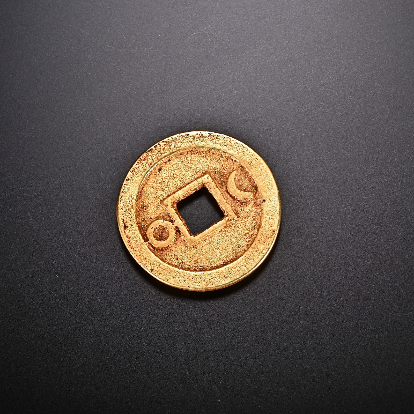 An Exquisite Gilt Silver Coin - 4
