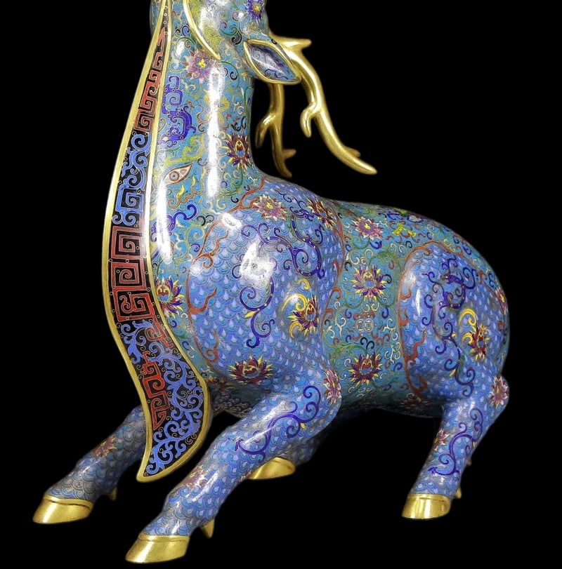 An Exquisite Cloisonne Flower Pattern Deer-Shaped Candlestick - 8