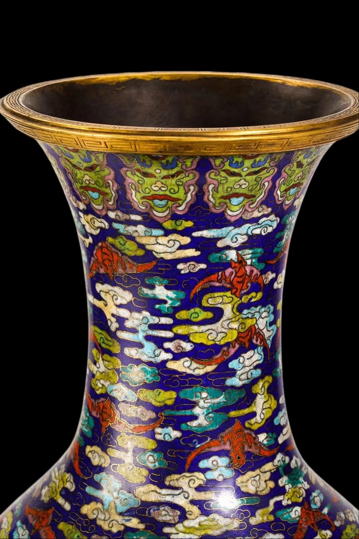 An Exquisite Cloisonne Seawater Pattern Bats Pattern Vase - 3
