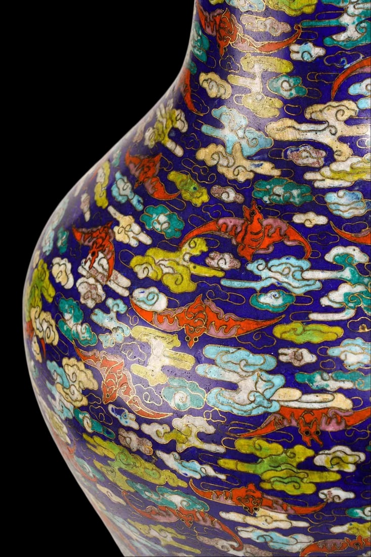 An Exquisite Cloisonne Seawater Pattern Bats Pattern Vase - 5